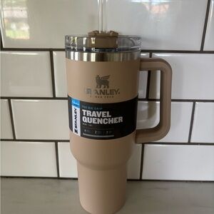 Stanley Tan Travel Quencher with Handle